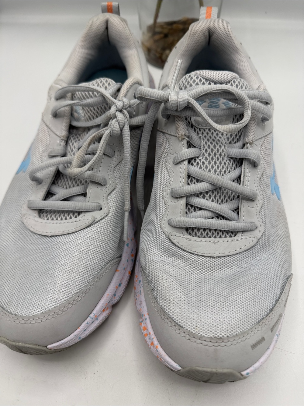 Under Armour Light Gray Sneakers with Blue Logo and Speckled Sole - Picture 2 of 10